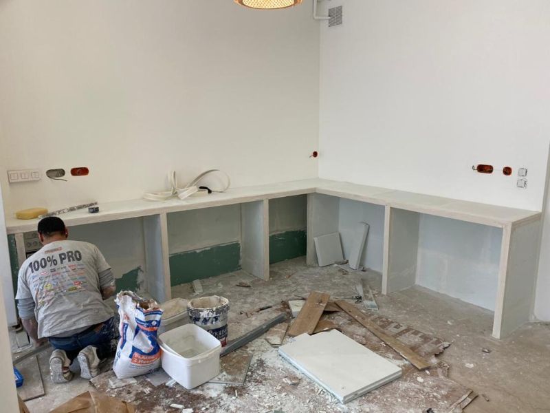 Rénovation intérieure d'un local commercial à Paris dans le 1er Arrondissement - The Hill Door