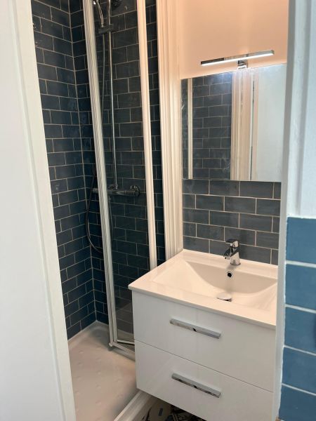 Rénovation d'appartement à Paris 20 - Transformez votre espace de vie en un lieu moderne et élégant avec notre équipe de professionnels