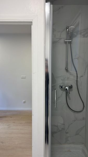 Rénovation d'une petite maison à Montreuil avec aménagement de combles