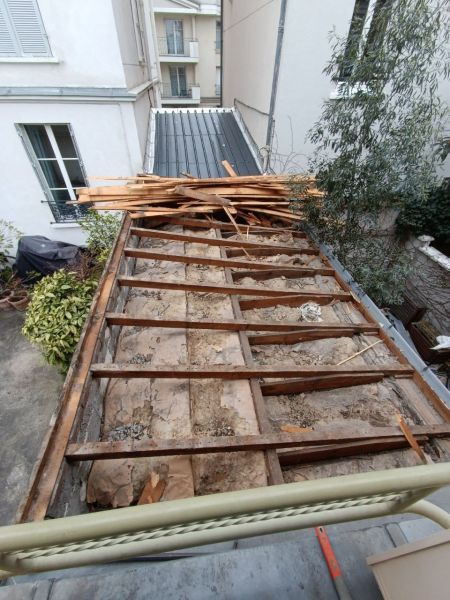 Dépose de toiture avant la surélavation du batiment
