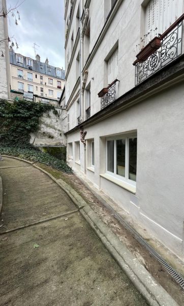 Réfection et Embellissement d'une Façade dans le 18e Arrondissement de Paris : L'Expertise de Belmard Batiment en Action