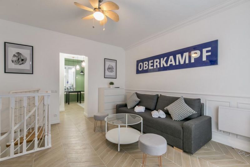 Ancien local commercial rénové en appartement en Ile-de-France