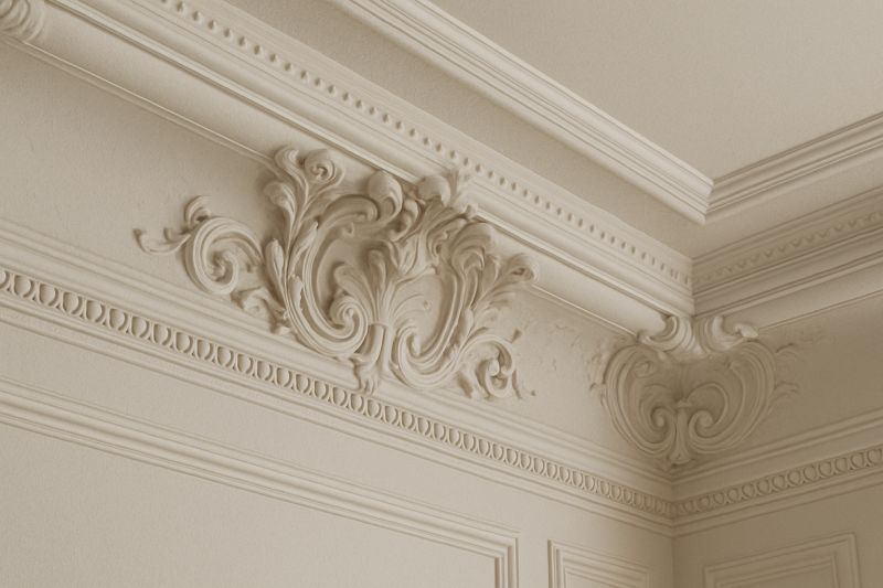 Rénovation des moulures d'un appartement haussmannien à Paris 176