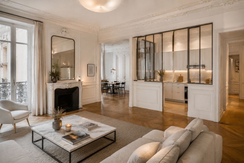Séparation d'une cuisine par une verrière dans un appartement haussmannien à Paris